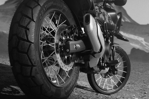 Himalayan 450- Mana Black - Tubeless spoked Wheels1